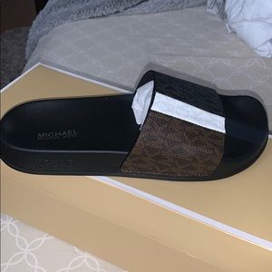 Michal kors slides .. Brand new never worn